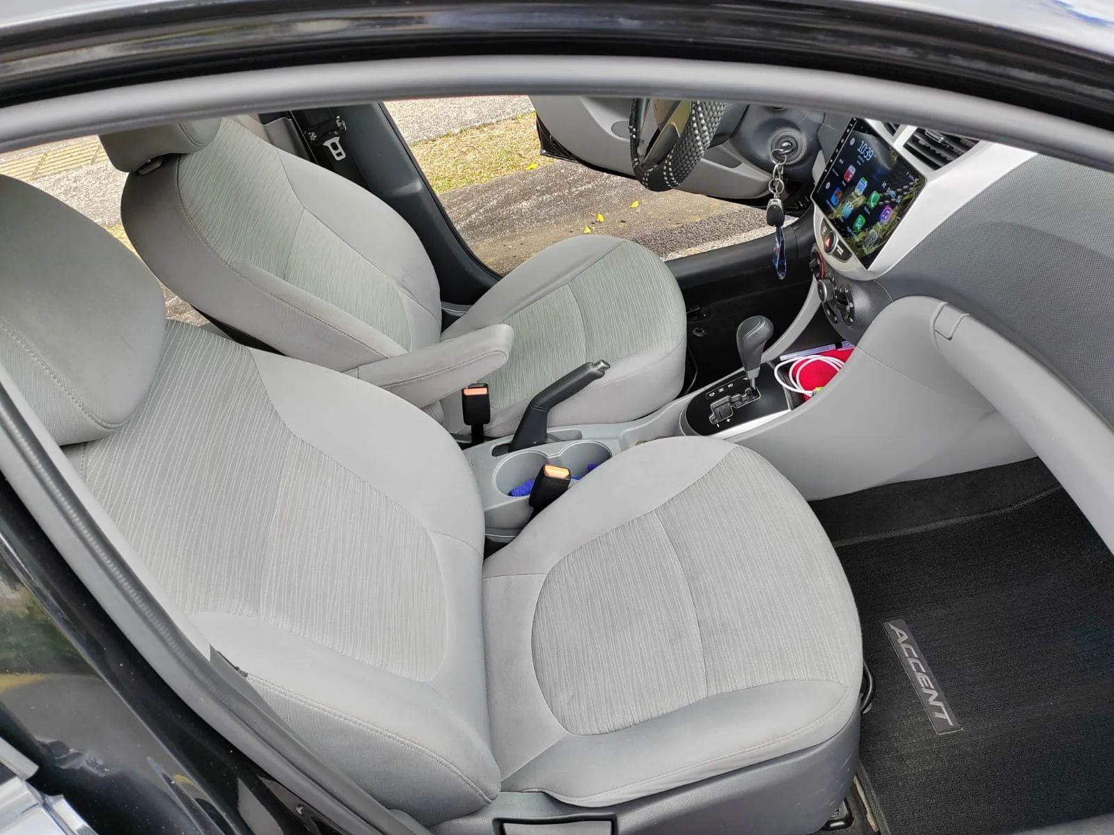 Hyundai Accent - Image 5