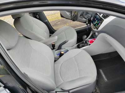 Hyundai Accent - Image 5