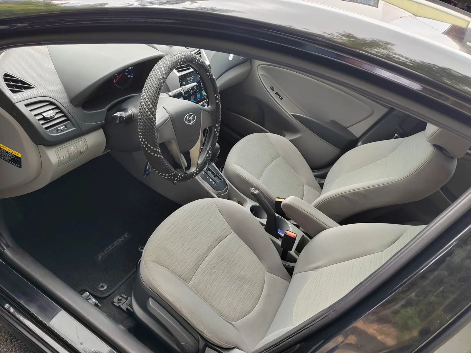 Hyundai Accent - Image 6