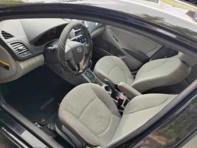 Hyundai Accent - Image 6