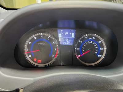 Hyundai Accent - Image 9