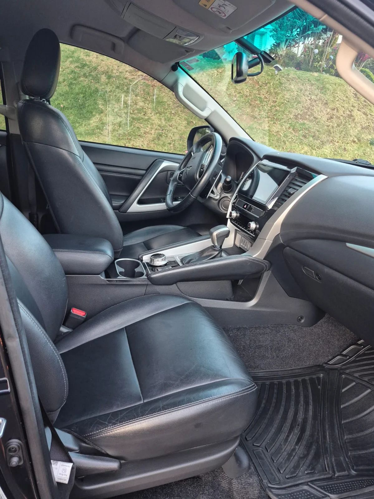 Mitsubishi Montero Sport GT 4x4 - Image 5