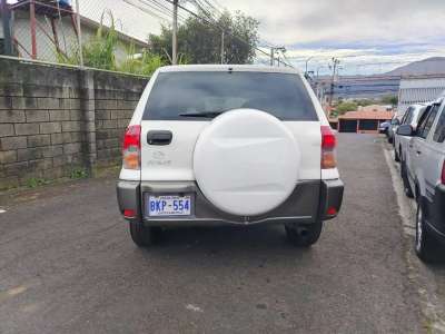 Toyota RAV4 - Image 4