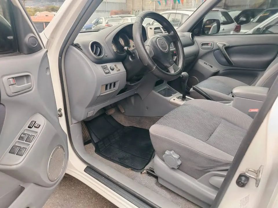 Toyota RAV4 - Image 6