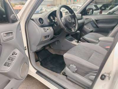 Toyota RAV4 - Image 6