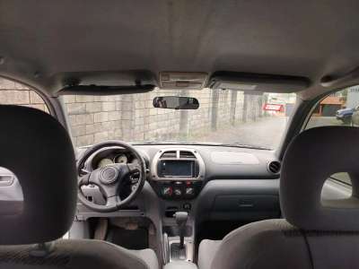 Toyota RAV4 - Image 8