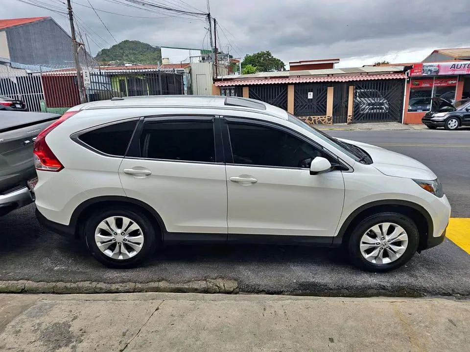 Honda CR-V - Image 1