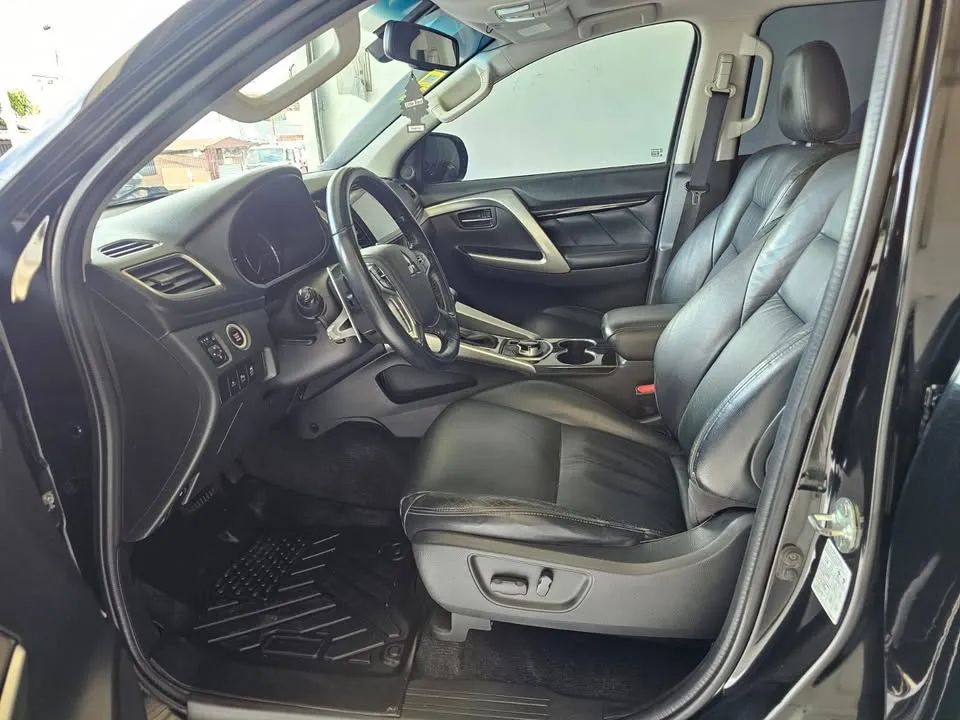 Mitsubishi Montero Sport GT - Image 3