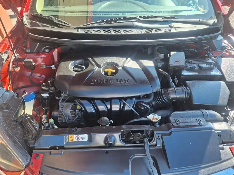 Hyundai Elantra GLS - Image 8