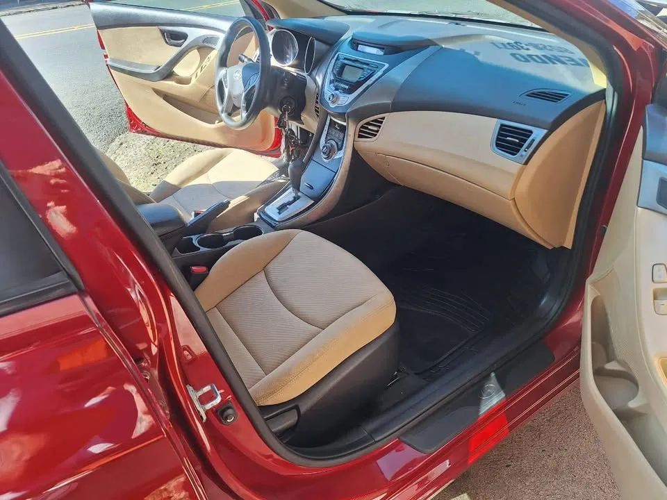 Hyundai Elantra GLS - Image 9