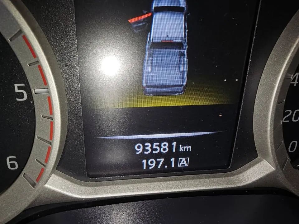 Nissan NP300 ULTRALIMITED - Image 11