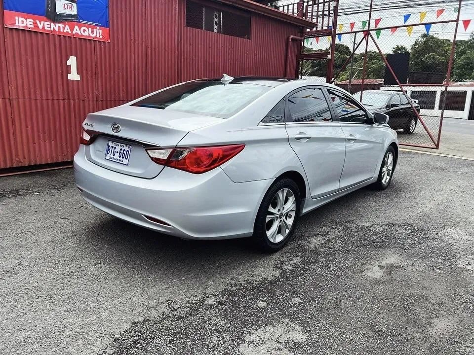 Hyundai Sonata GLS - Image 3