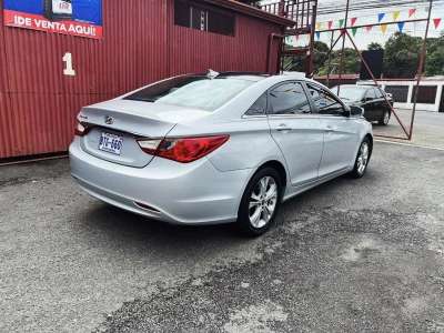 Hyundai Sonata GLS - Image 3