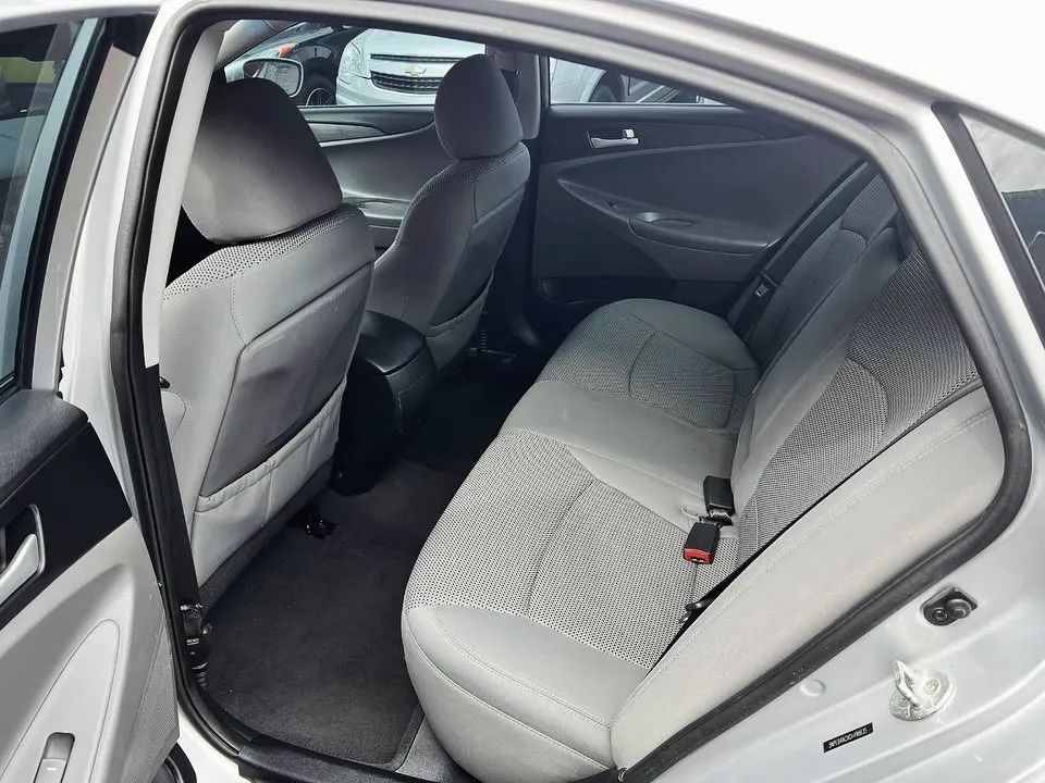 Hyundai Sonata GLS - Image 6