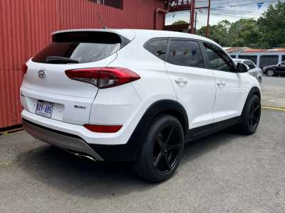 Hyundai Tucson - Image 4