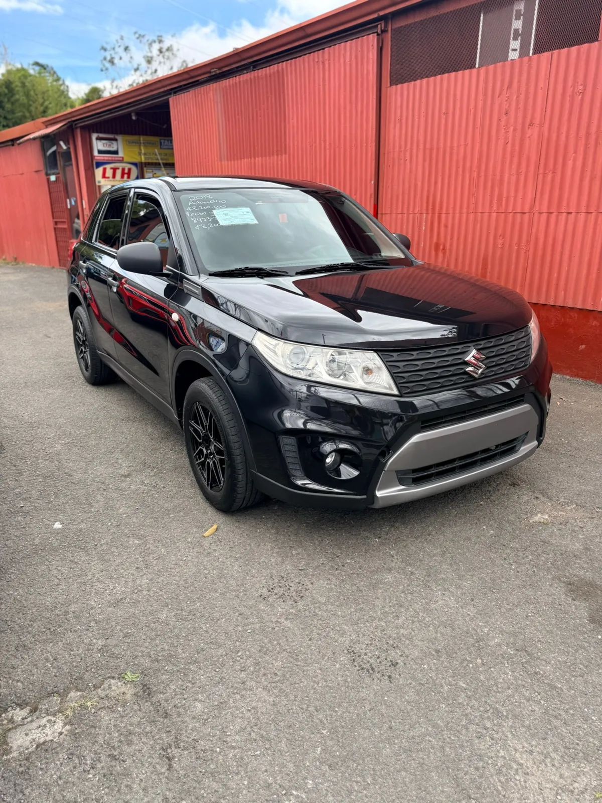 Suzuki Vitara - Image 1