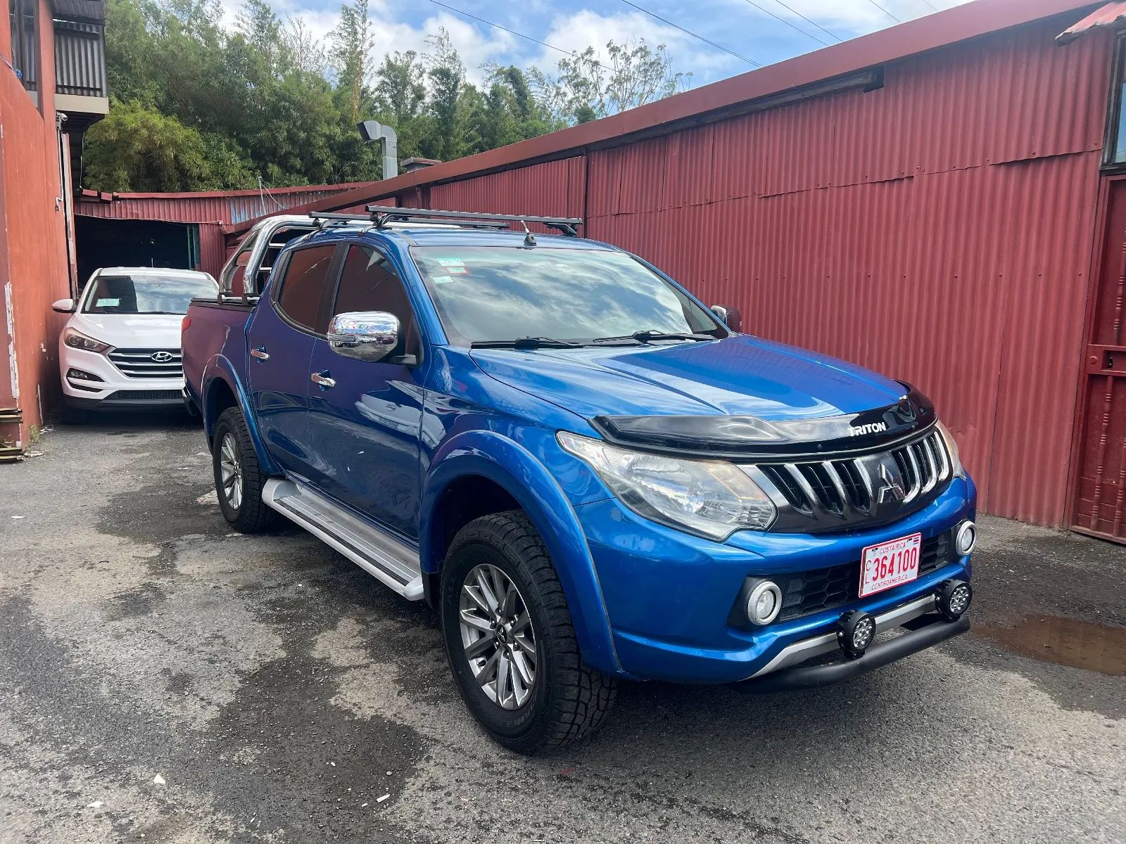 Mitsubishi L200 - Image 2