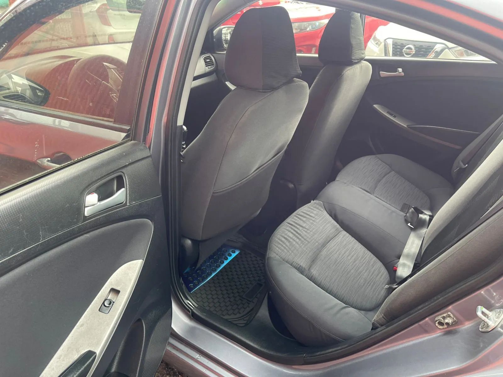 Hyundai Accent - Image 6