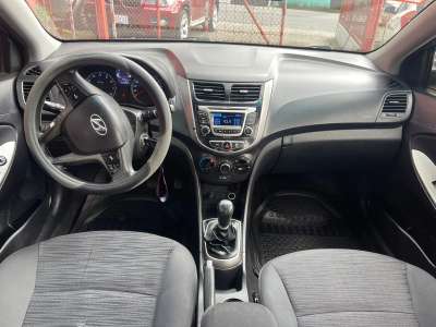 Hyundai Accent - Image 7