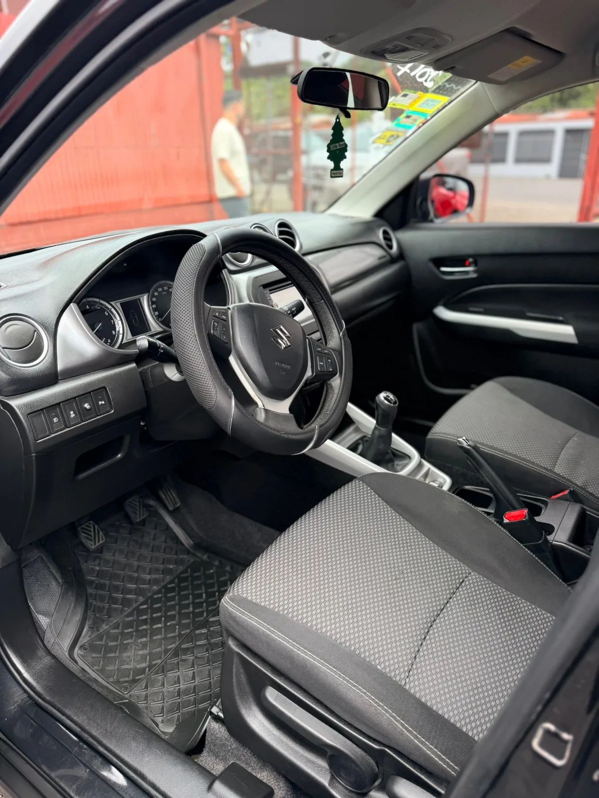 Suzuki Vitara - Image 5