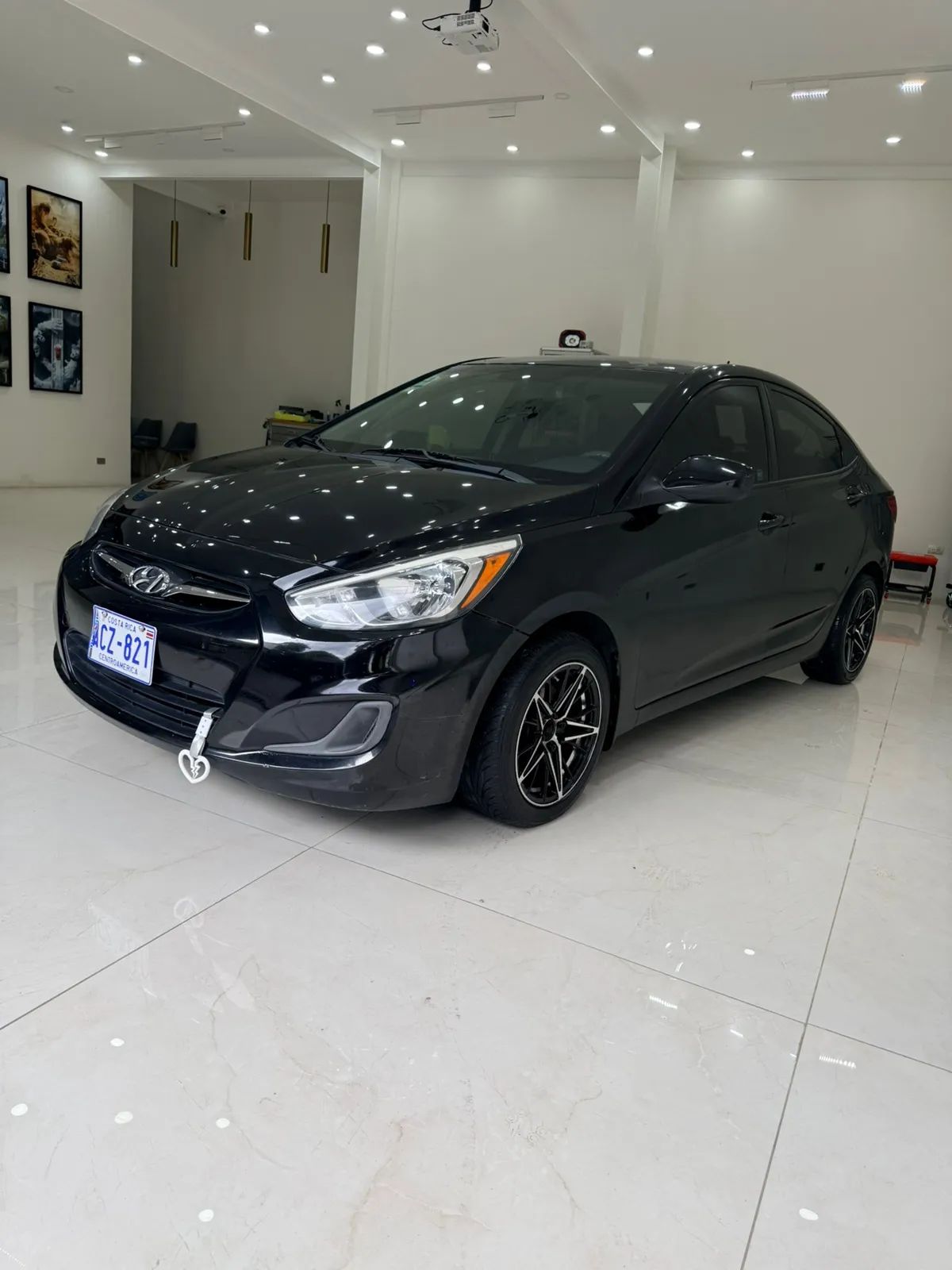 Hyundai Accent - Image 1