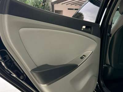 Hyundai Accent - Image 6