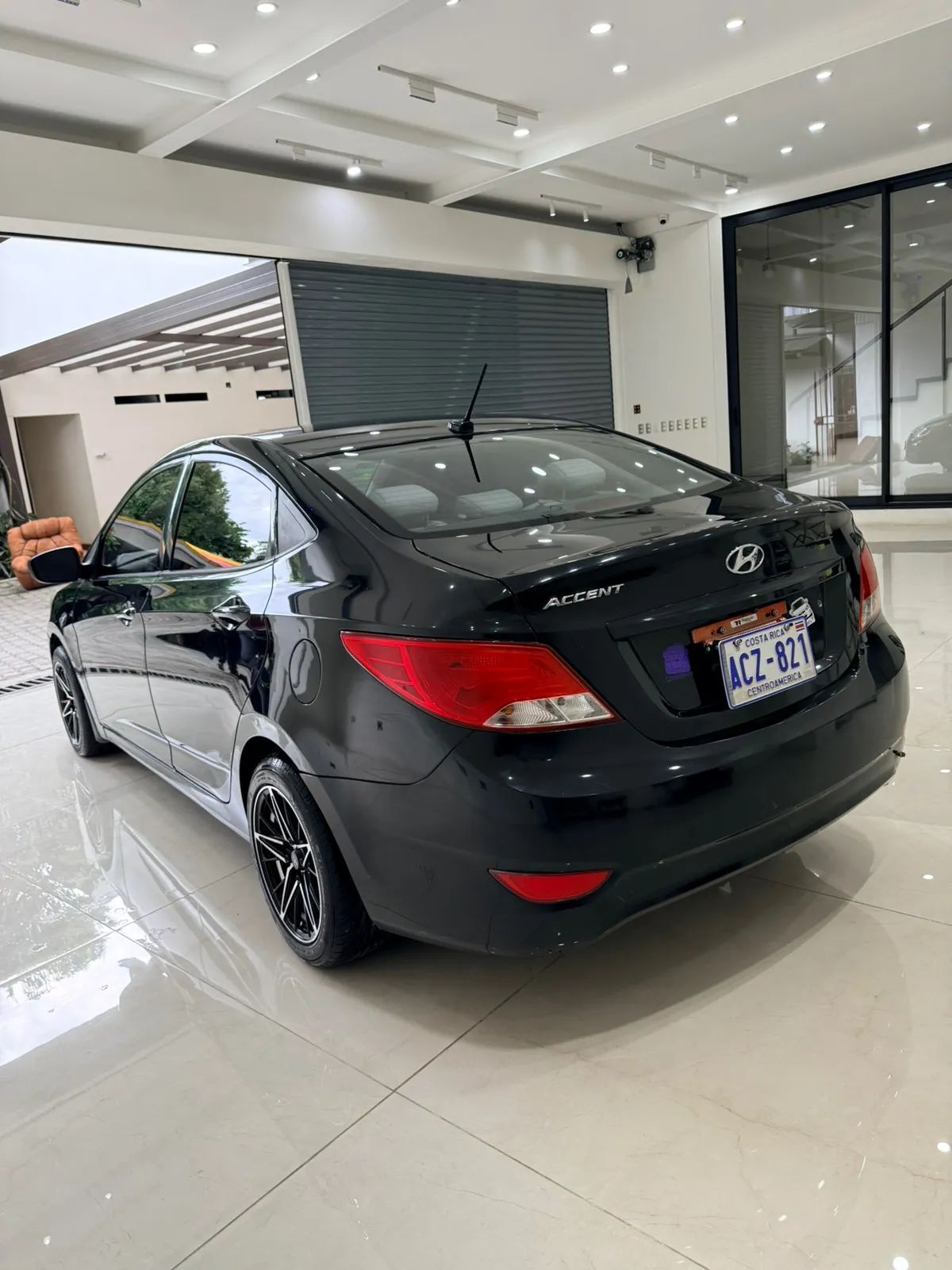 Hyundai Accent - Image 7