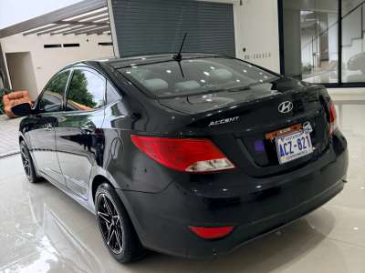 Hyundai Accent - Image 7