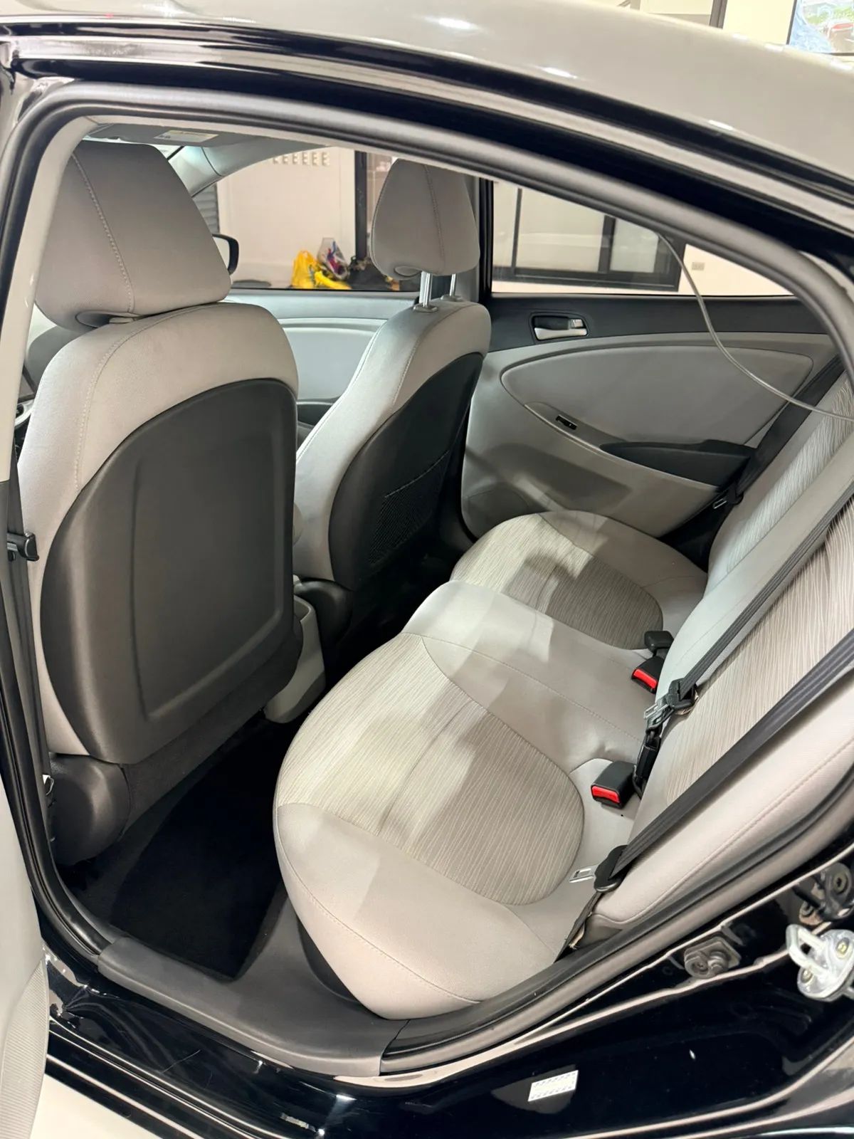Hyundai Accent - Image 9