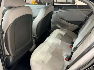 Hyundai Accent - Image 9