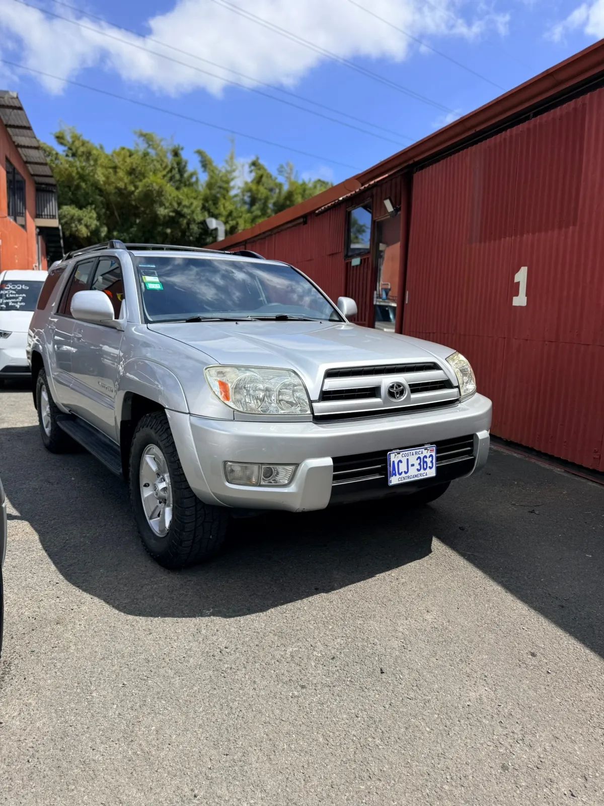Toyota 4Runner - Image 2