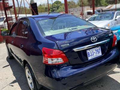 Toyota Yaris - Image 4