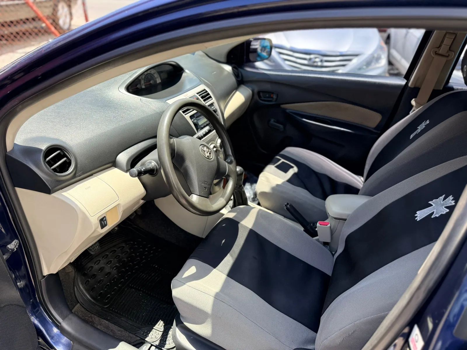 Toyota Yaris - Image 6
