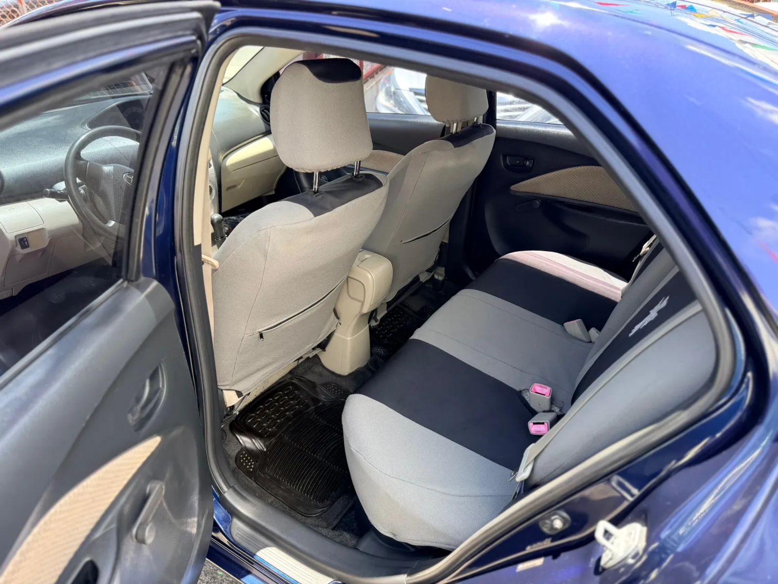 Toyota Yaris - Image 7