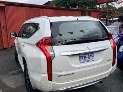 Mitsubishi Montero Sport - Image 5