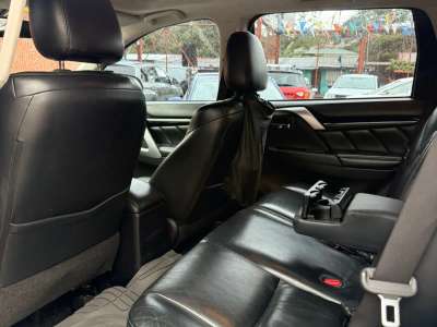 Mitsubishi Montero Sport - Image 6