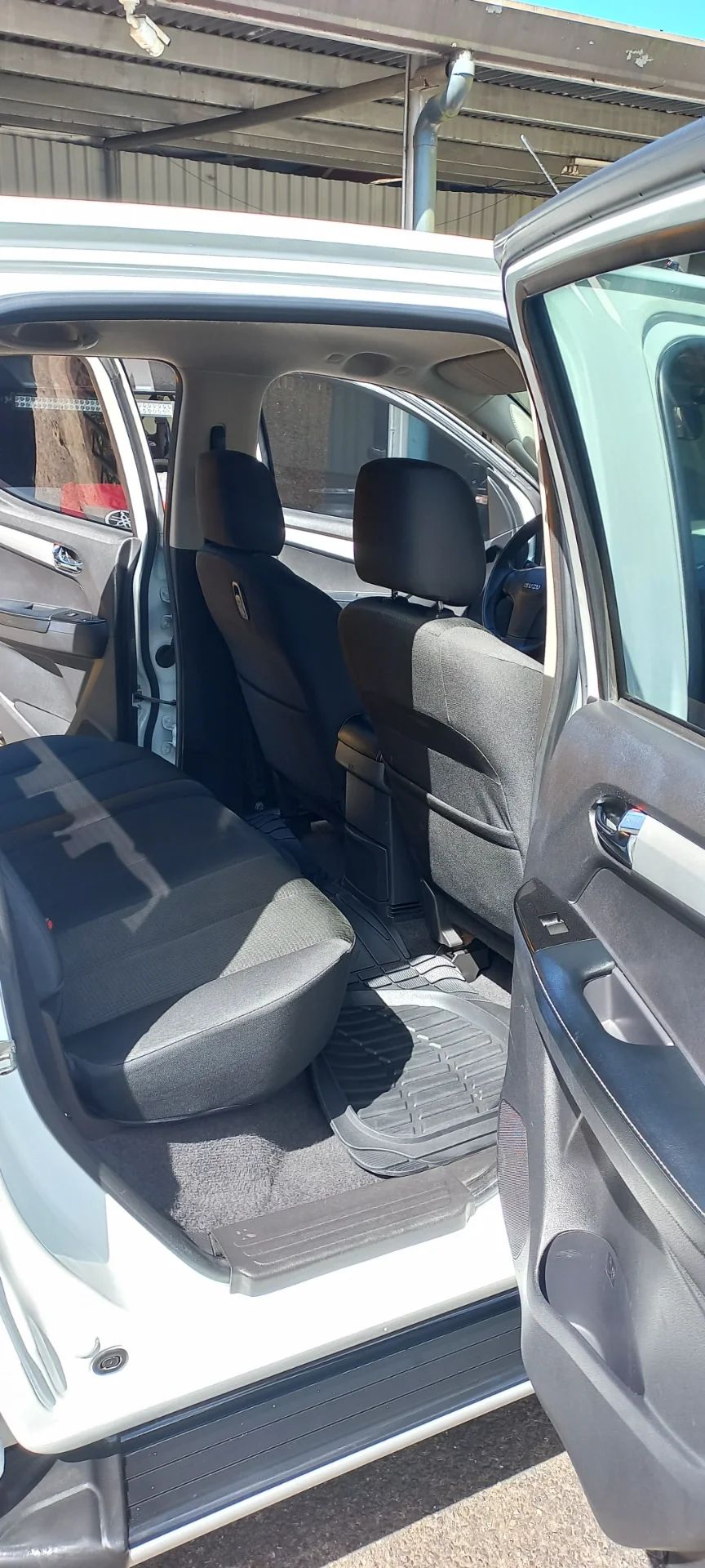 Isuzu D-Max - Image 3