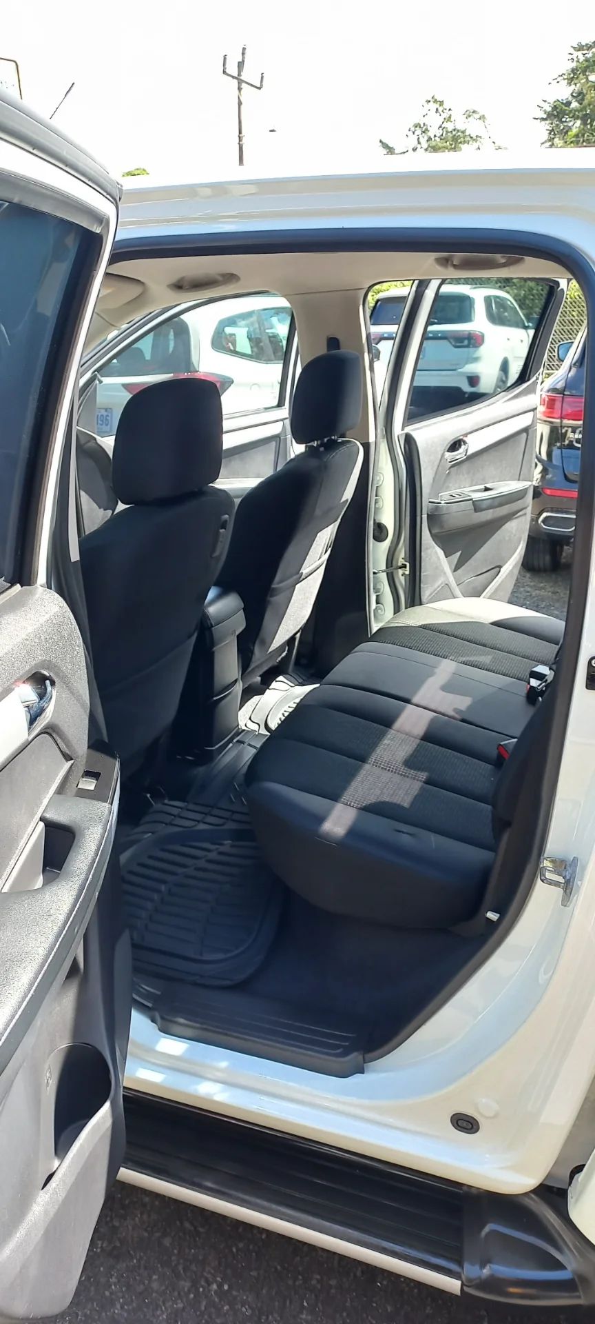 Isuzu D-Max - Image 4