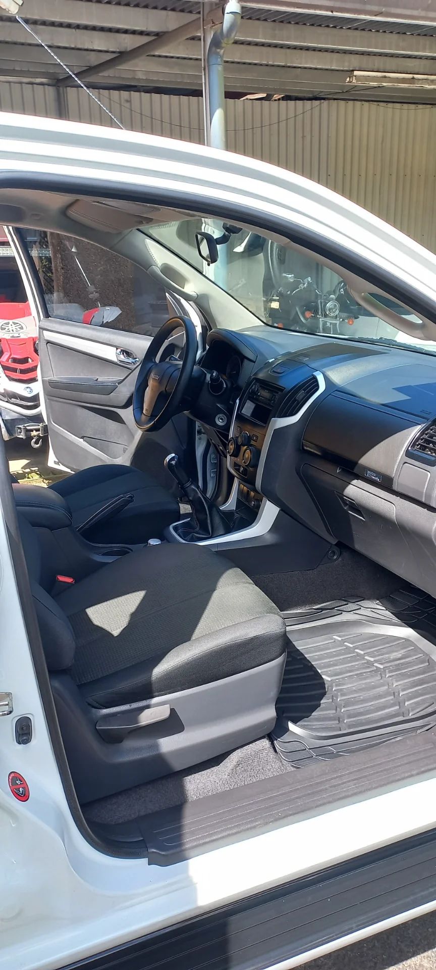 Isuzu D-Max - Image 5