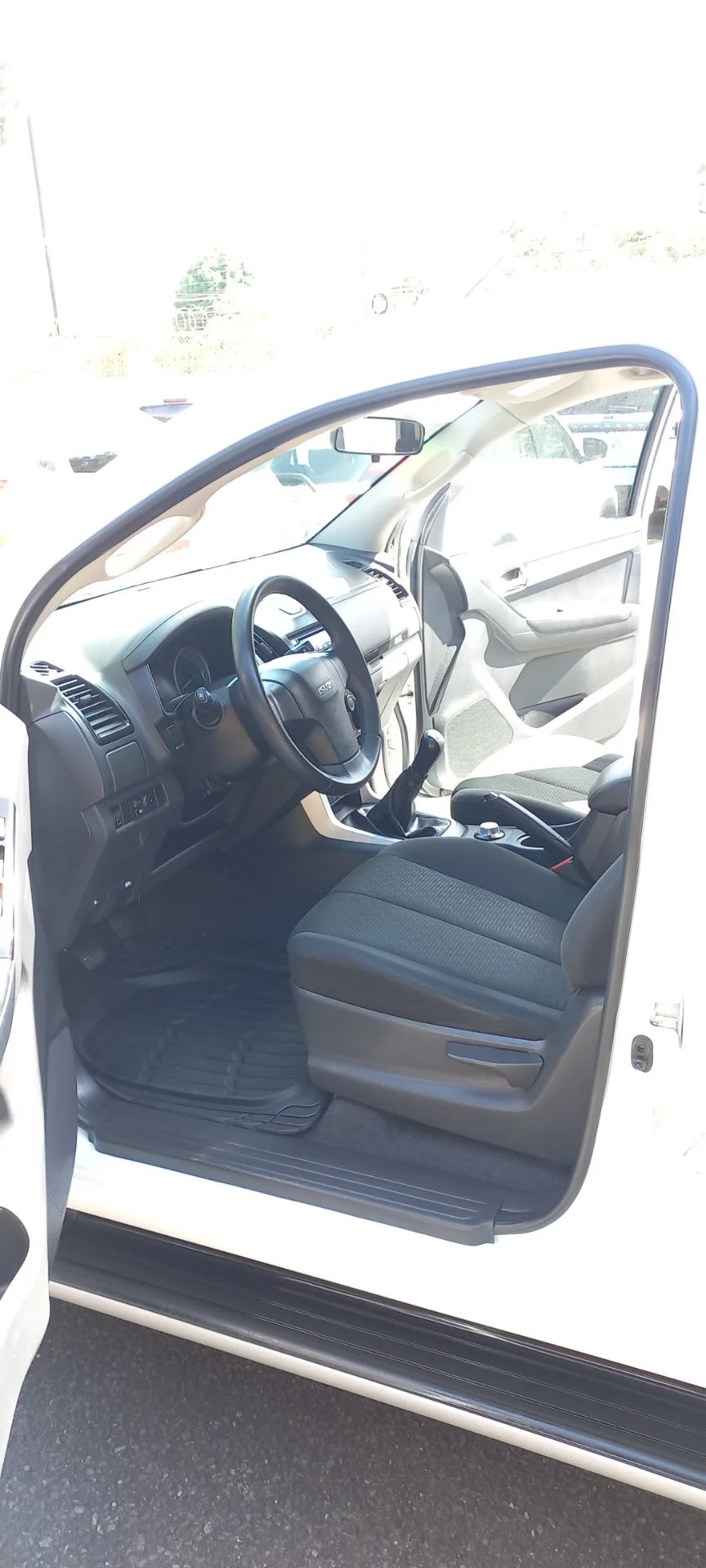 Isuzu D-Max - Image 6