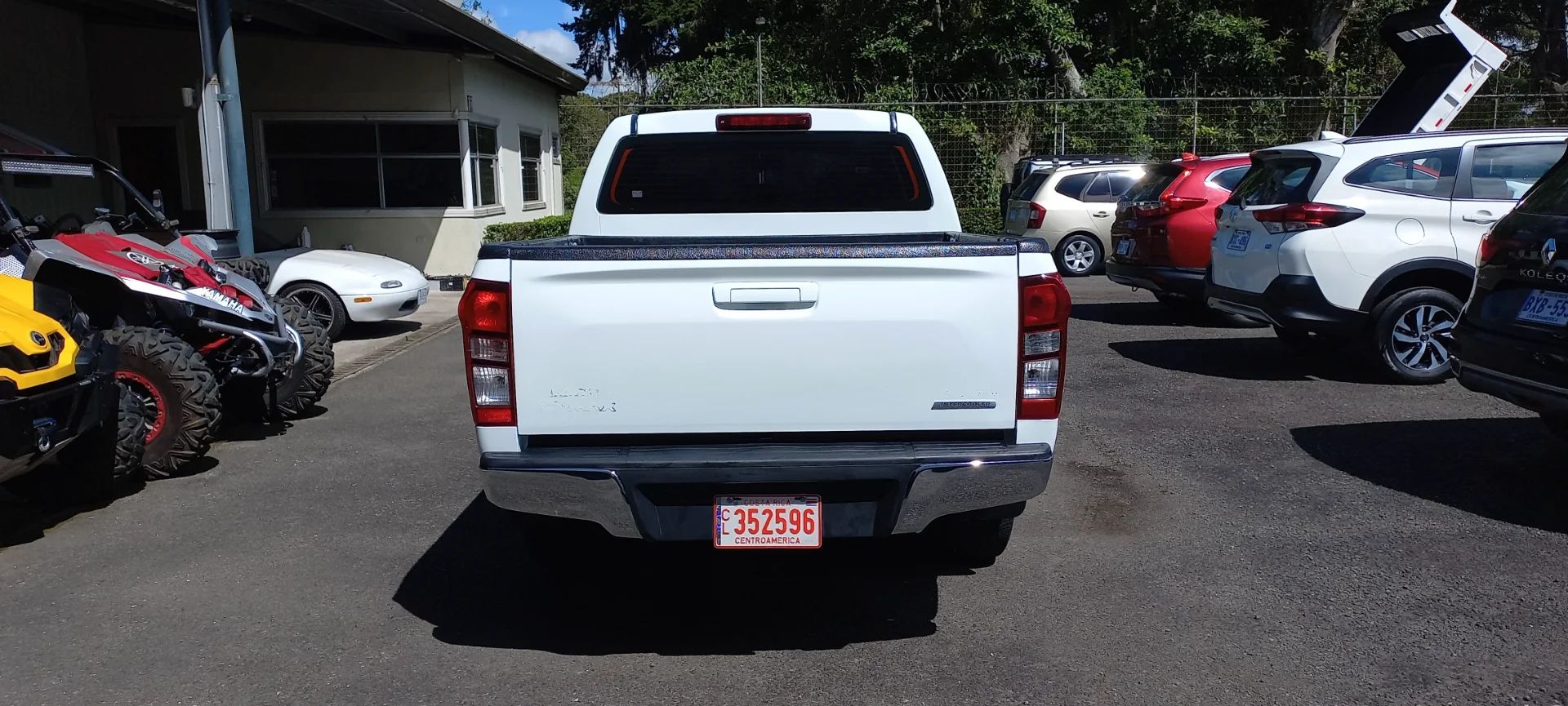 Isuzu D-Max - Image 9