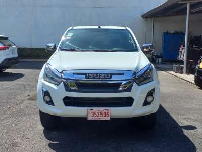 Isuzu D-Max - Image 1