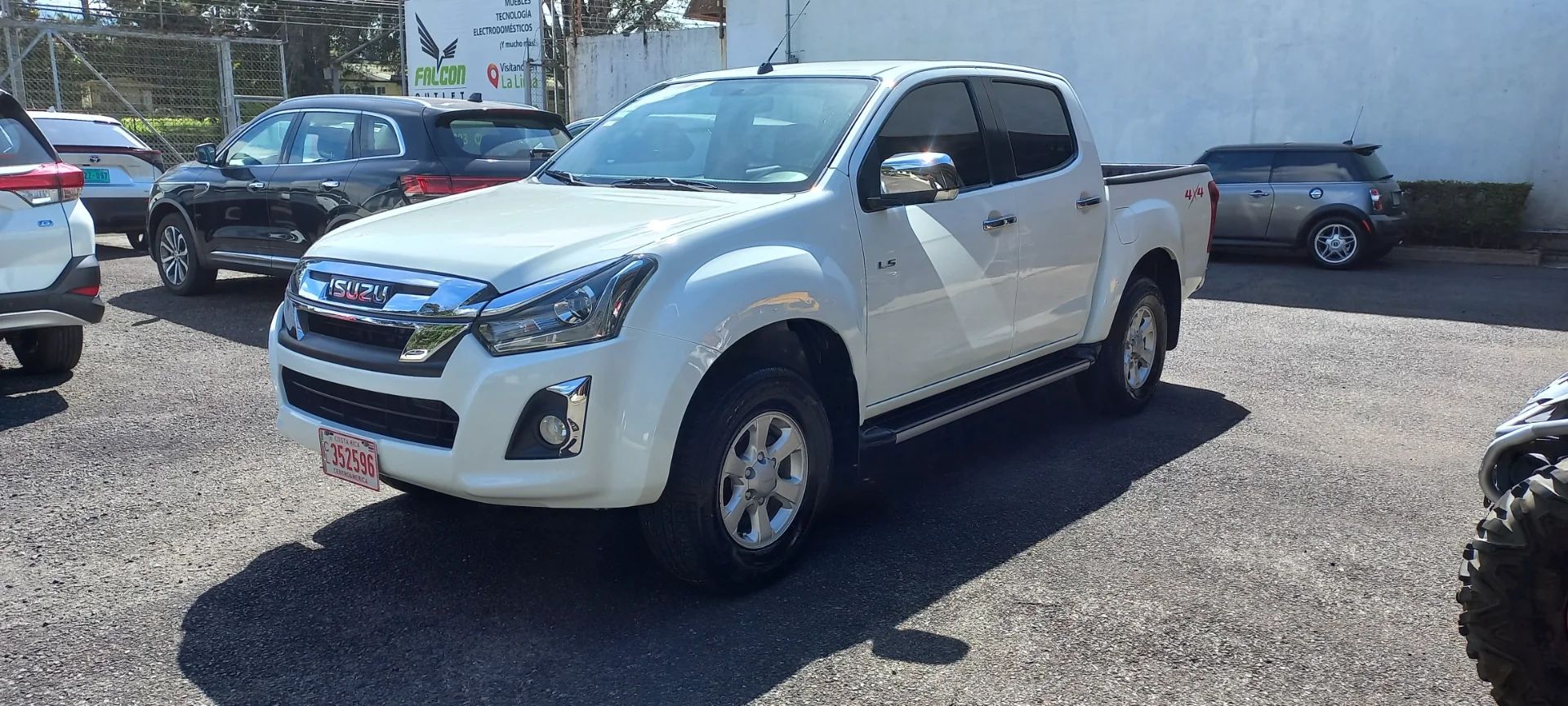 Isuzu D-Max - Image 11