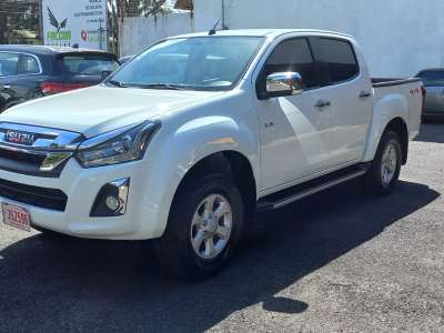 Isuzu D-Max - Image 11