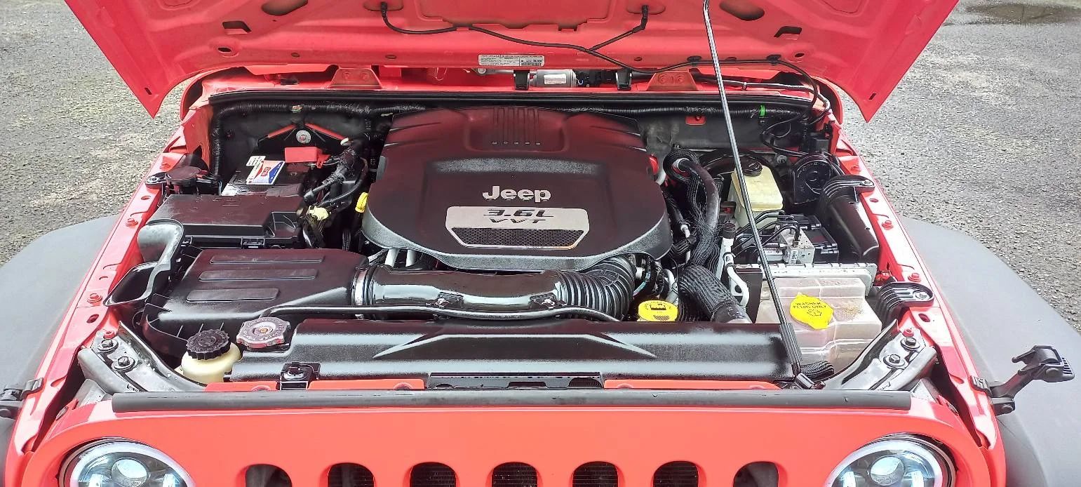 Jeep Wrangler Sport - Image 2