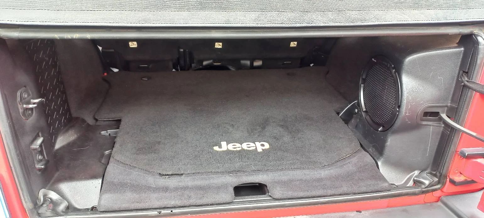 Jeep Wrangler Sport - Image 3