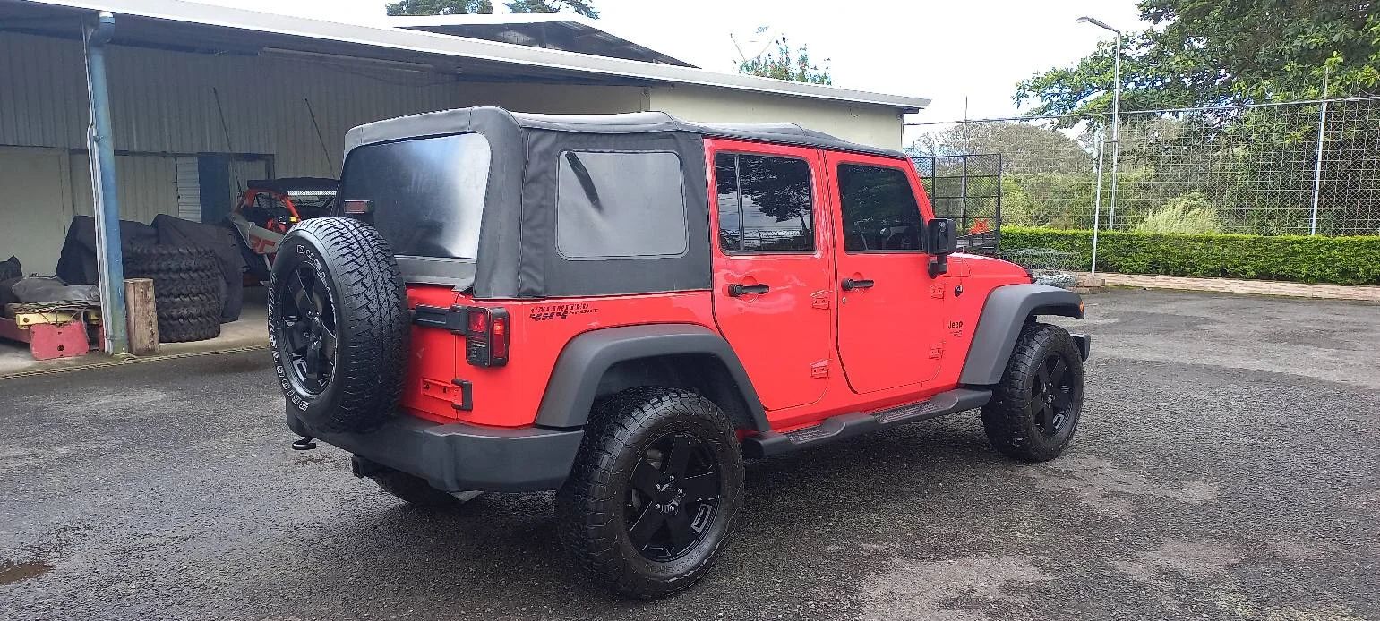 Jeep Wrangler Sport - Image 11