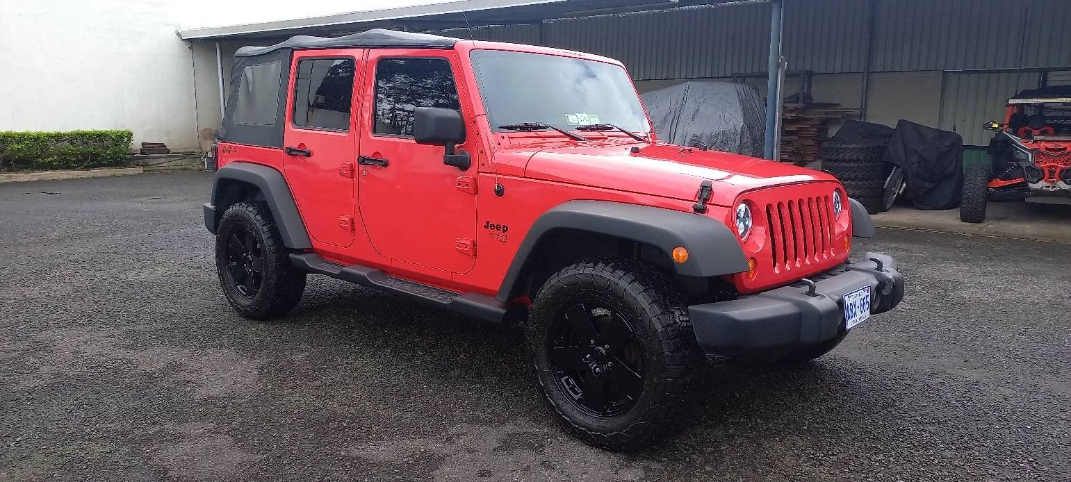 Jeep Wrangler Sport - Image 12