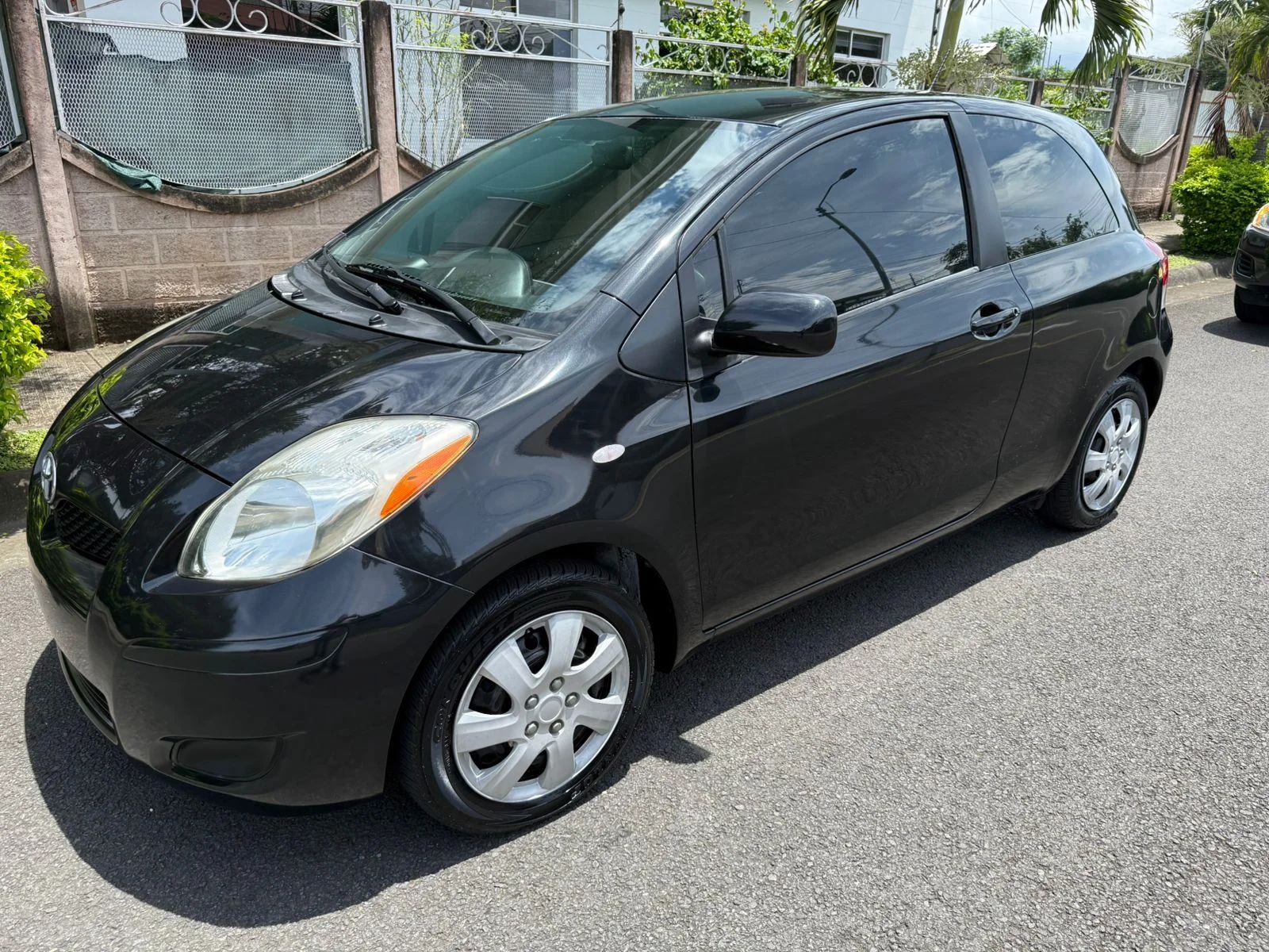 Toyota Yaris - Image 2