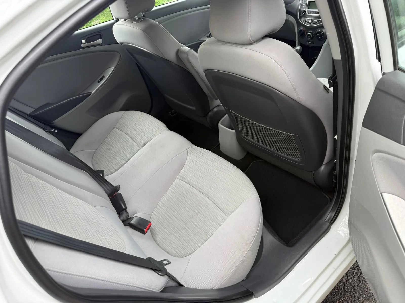 Hyundai Accent - Image 6